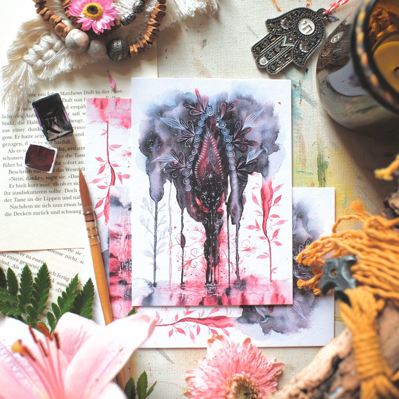 postkarte maria und der pinsel yoni im fluss vulva zyklus periode menstruation feminine kunst aquarell oeko artprint wicca schaman boho - Maria und der Pinsel
