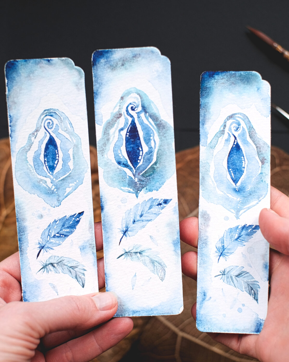 Lesezeichen "Vulvafeder" - handgemalte Unikate - Meeresrauschen