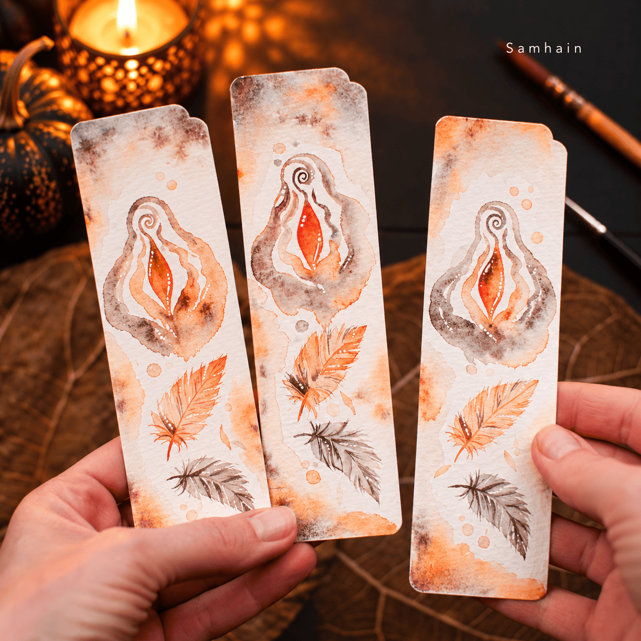 vulva lesezeichen samhain Aquarell Unikat handbemalt yoni yoniversum vagina zyklus wicca boho buecher lesefutter halloween decor - Maria und der Pinsel